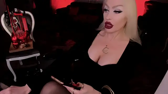 FinDomGod's cam snapshot