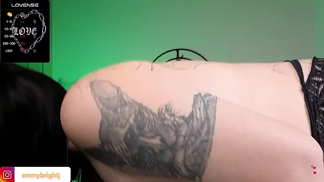 Emmybrightj_'s cam snapshot