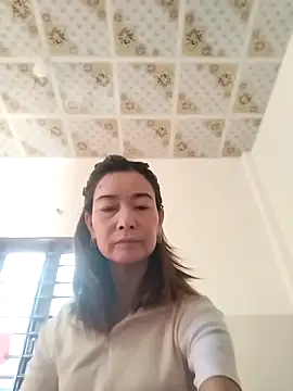 Sexy-ladyboobs69's cam snapshot