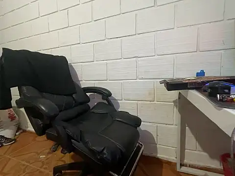 Max_TheHorseDick's cam snapshot