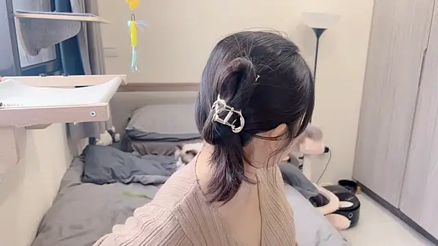 BabyOneDaily's cam snapshot