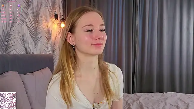 ElvinaRose's cam snapshot