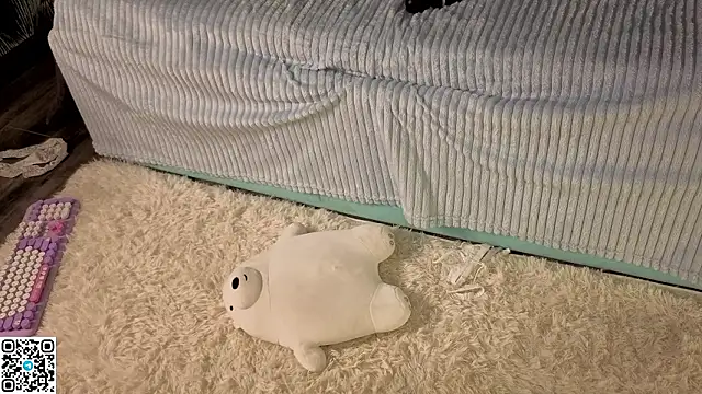 Aurora_Bennet's cam snapshot