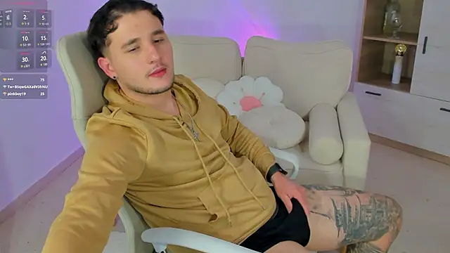 Massimo_Fiore's cam snapshot