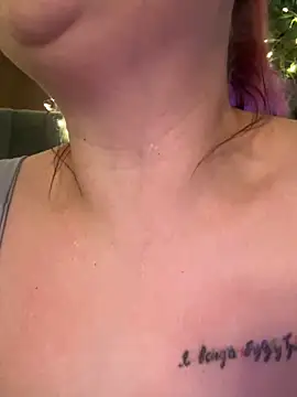 KellyMoors's cam snapshot