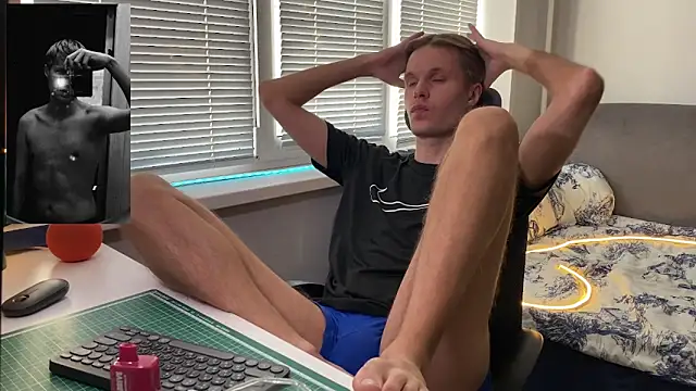 Leonnextdoor's cam snapshot