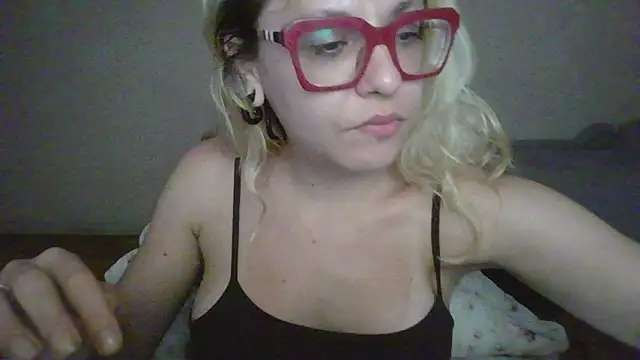 BlondieTami's cam snapshot