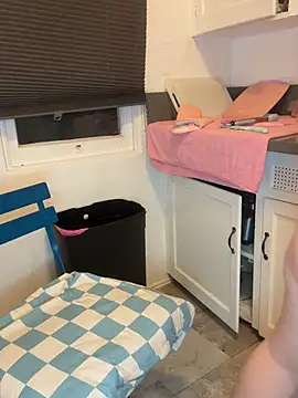 Curliegirlie's cam snapshot