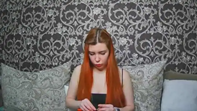 ElllaNuar live sex cam