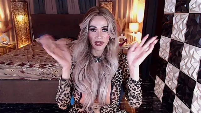 MonstrousCockDiva's cam snapshot