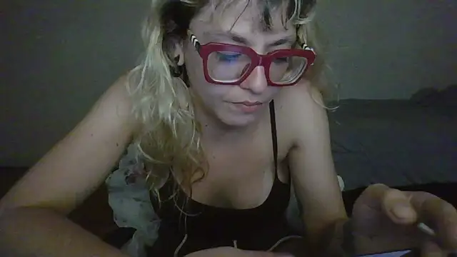 BlondieTami's cam snapshot