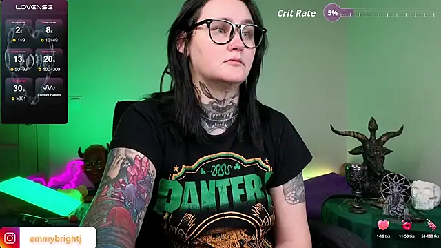 Emmybrightj_'s cam snapshot