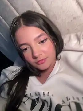 EmmiiGlow's cam snapshot