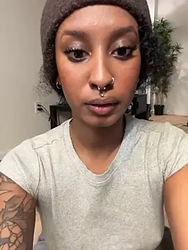 Your_Paris's cam snapshot