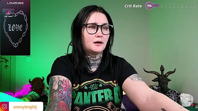 Emmybrightj_'s cam snapshot