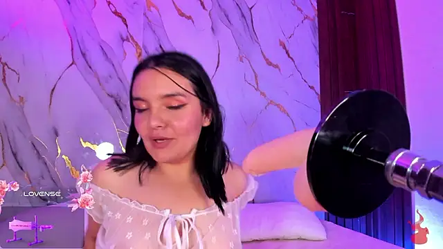 Mm0llylewis18's cam snapshot