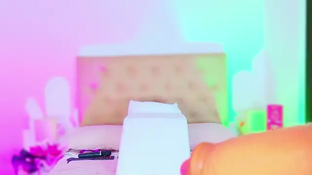 CharlootteEvans's cam snapshot