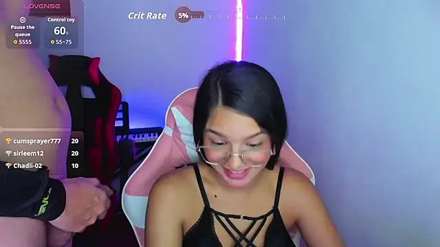 jessi_and_boy's cam snapshot