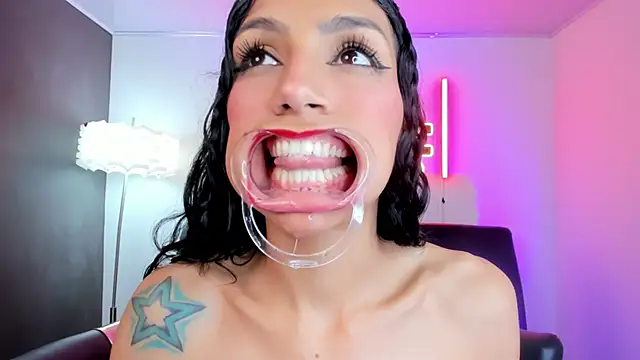 miss___evangeline's cam snapshot