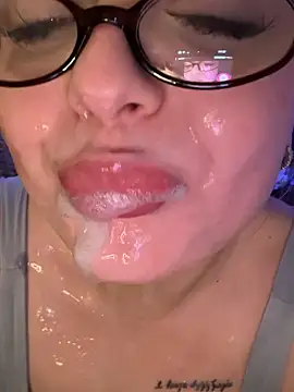 KellyMoors's cam snapshot