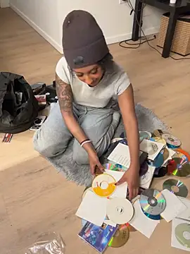 Your_Paris's cam snapshot