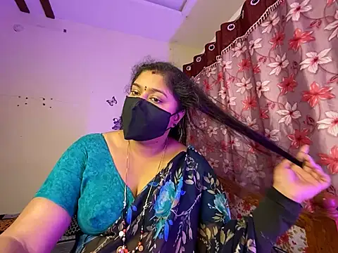 LouleyRanii live sex cam