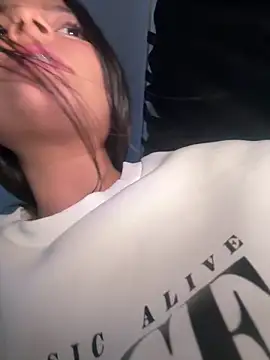 EmmiiGlow's cam snapshot