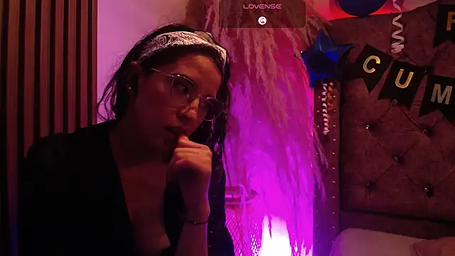 Amara_Davis's cam snapshot