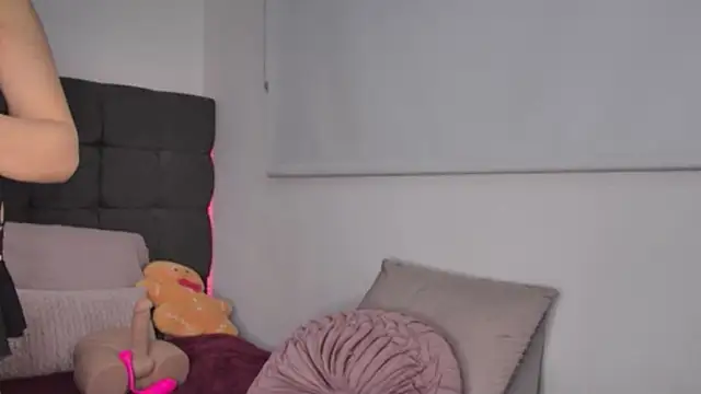 AmandaBrooks_18's cam snapshot