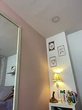 LauraRaider live sex cam