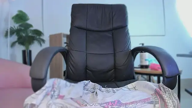 Ayha_khalaf live sex cam