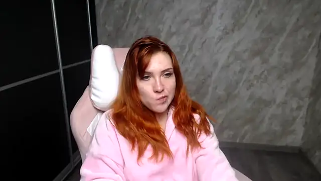 Reginasmilee's cam snapshot