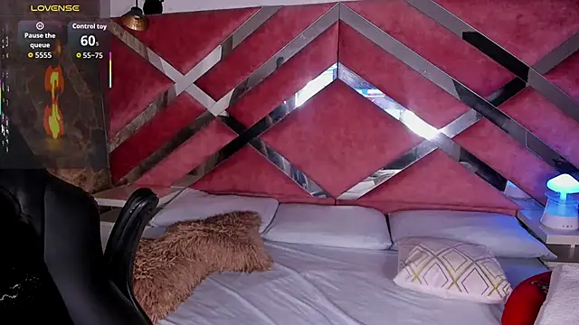 Lily_Queen30's cam snapshot