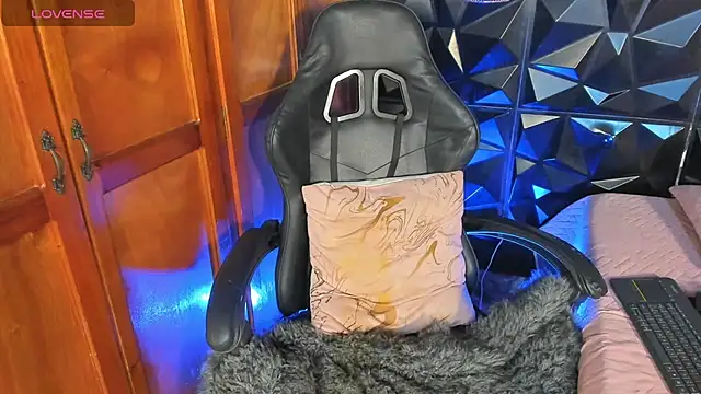 liia_marin's cam snapshot