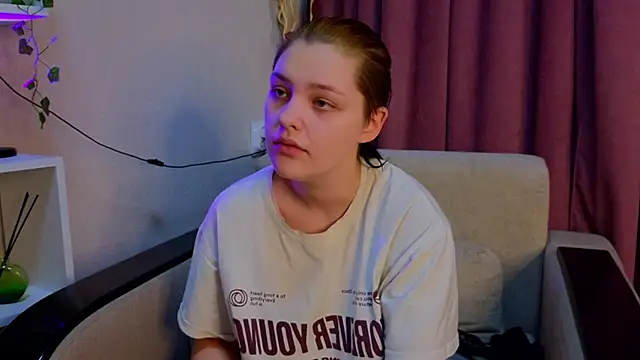 BevHanni's cam snapshot