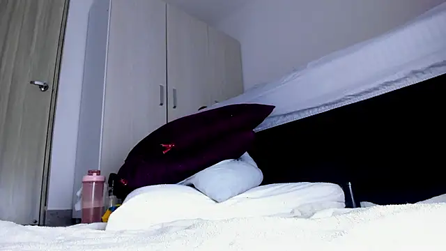 Skarleth69's cam snapshot