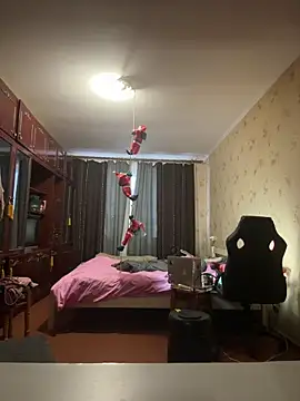 Naughtbaby_2025's cam snapshot