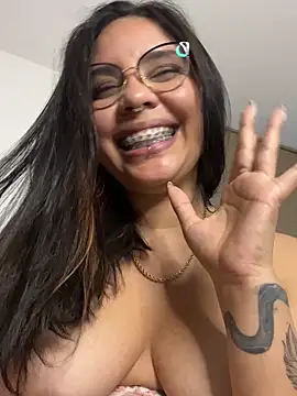 P_A_U_L_I_N_A_'s cam snapshot