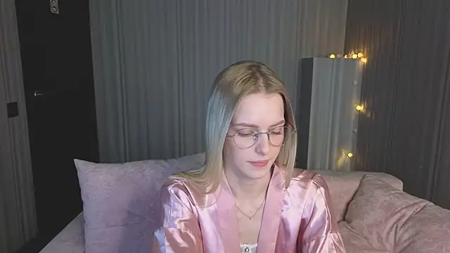 kittie_like18's cam snapshot