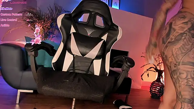 Megan_inked's cam snapshot