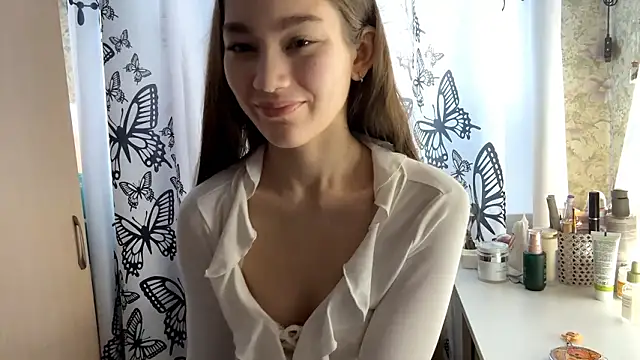 Cuteviola's cam snapshot