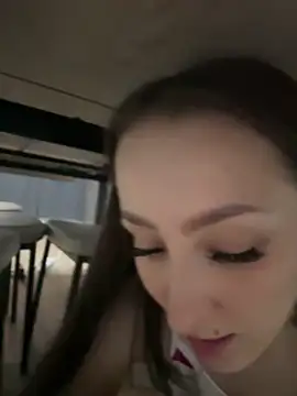 LuxBrunette_ live sex cam