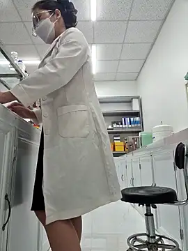 HinaLovely live sex cam