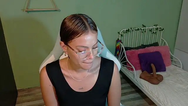 Emerald_Sparkles_'s cam snapshot