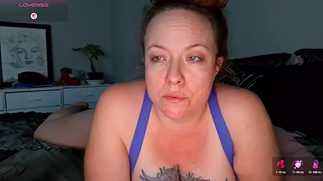 julimonroe live sex cam