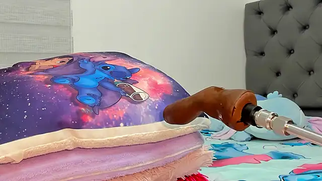 Elizabeth_18_'s cam snapshot