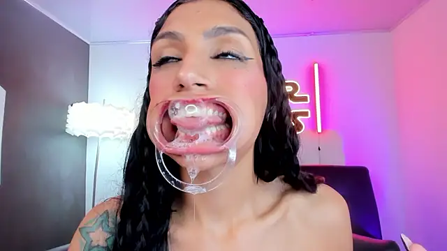 miss___evangeline's cam snapshot