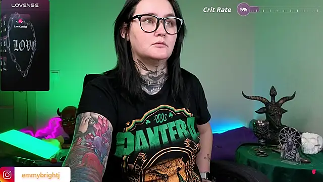 Emmybrightj_'s cam snapshot