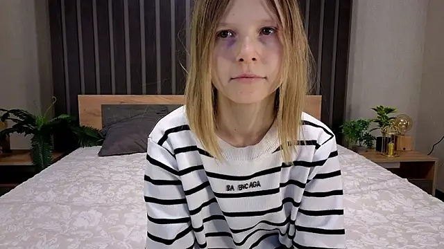 EssieVogel live sex cam