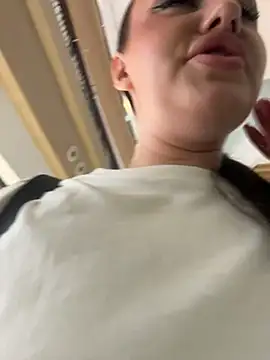 KiraSunshine live sex cam